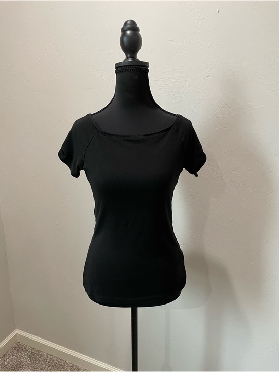 White House Black Market Tops - White House Black Market Black Short-Sleeve Scoop Neck Tee